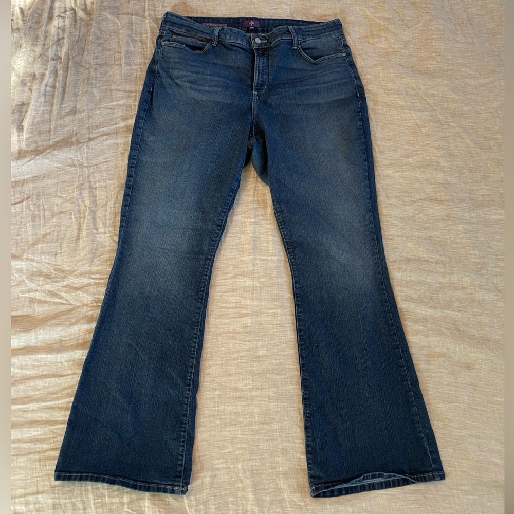 NYDJ Farrah Flare! Sz 16